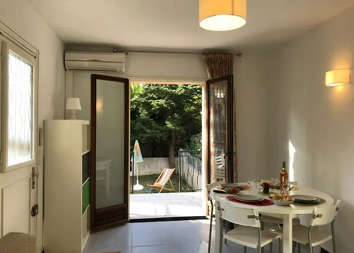 Mezzanine Avec Jardin Privatif, Parking Et Clim - Saint-raphael - Fr-1-226a-81