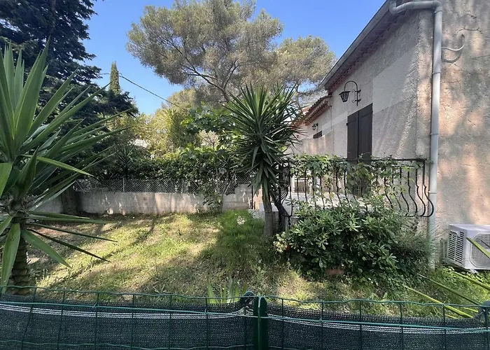 Mezzanine Avec Jardin Privatif, Parking Et Clim - Saint-raphael - Fr-1-226a-81