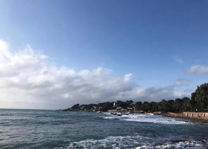 Mezzanine Avec Jardin Privatif, Parking Et Clim - Saint-raphael - Fr-1-226a-81 Апартаменты *