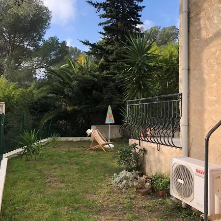 Mezzanine Avec Jardin Privatif, Parking Et Clim - Saint-raphaël - Fr-1-226a-81 *