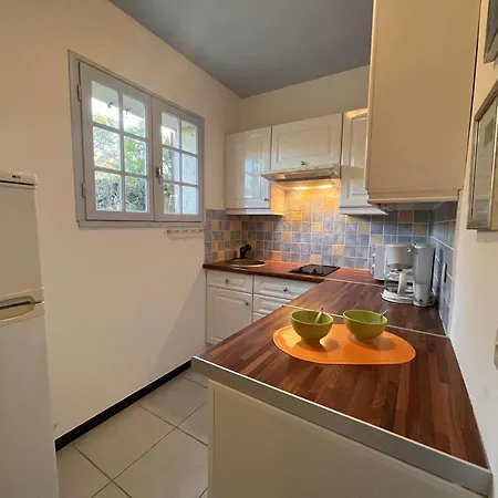 Mezzanine Avec Jardin Privatif, Parking Et Clim - Saint-raphaël - Fr-1-226a-81 Appartement