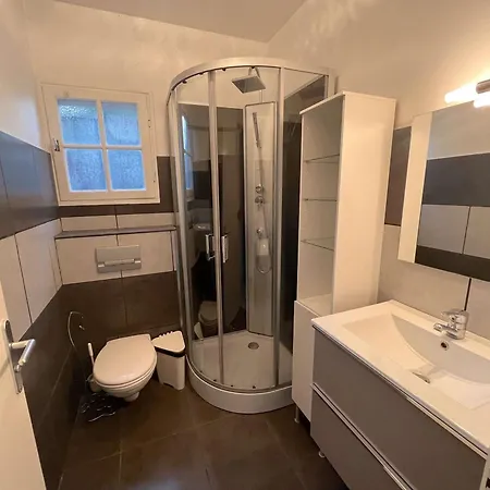 Appartement Mezzanine Avec Jardin Privatif, Parking Et Clim - Saint-raphaël - Fr-1-226a-81 *