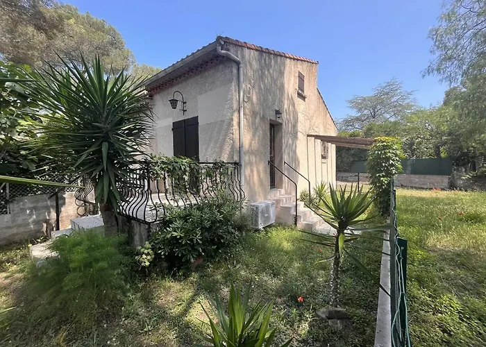 Mezzanine Avec Jardin Privatif, Parking Et Clim - Saint-raphael - Fr-1-226a-81 *