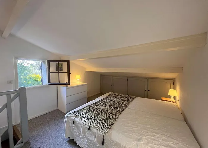 Mezzanine Avec Jardin Privatif, Parking Et Clim - Saint-raphael - Fr-1-226a-81 * Saint-Raphaël